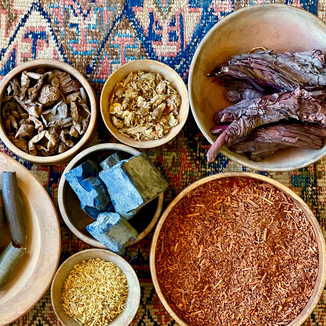 Carpet weaving dyes in Pakistan